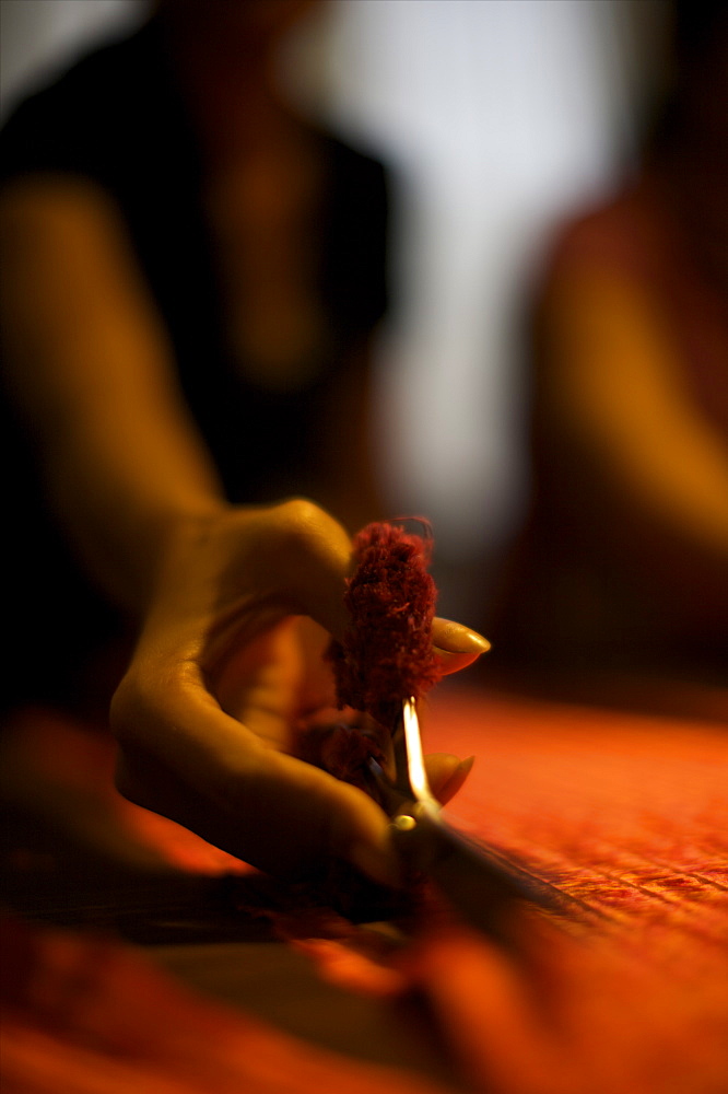 A weaver in the streets of Siem Reap, Cambodia, Indochina, Southeast Asia, Asia