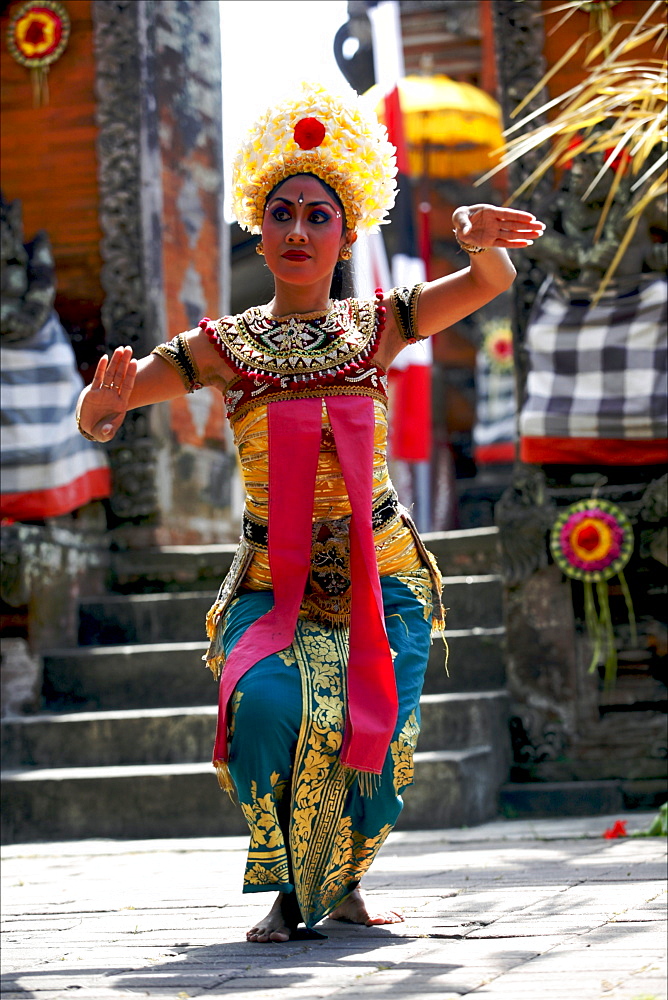 An actress during the dance show of Barong, Batubulan, Bali, Indonesia, Southeast Asia, Asia