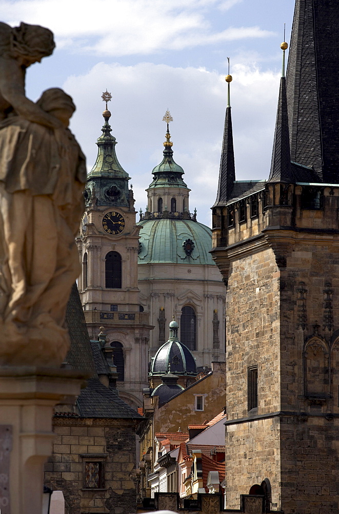 Charles Bridge and Church of St. Nicholas, Little Quarter, UNESCO World Heritage Site, Prague, Czech Republic, Europe