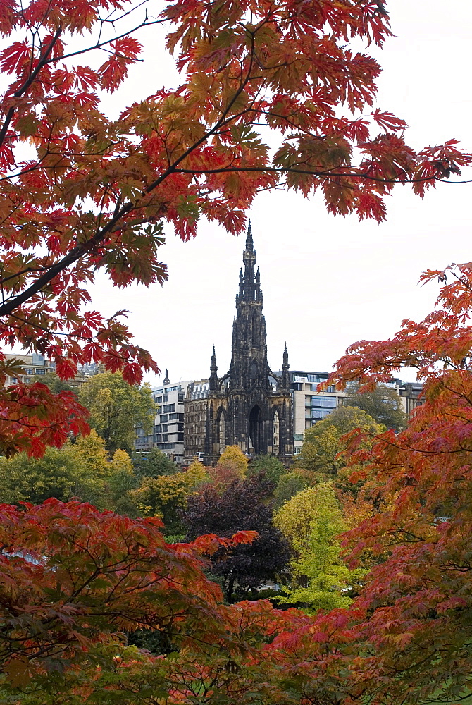 Autumn view of the Walter Scott Memorial from Princes Gardens, Edinburgh, Scotland, United Kingdom, Europe