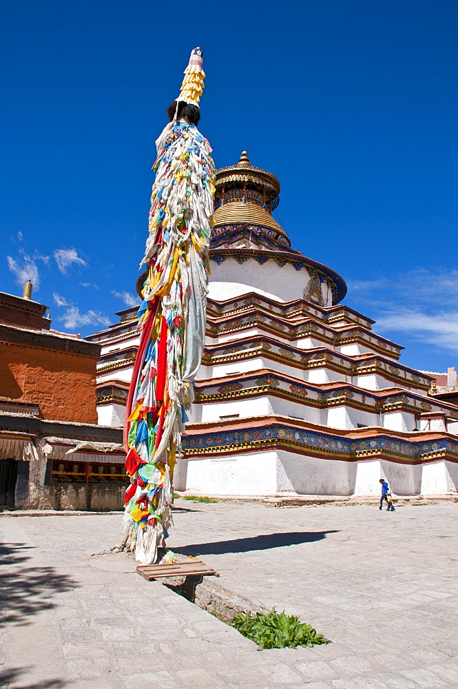 Magnificent tiered Kumbum, literally one hundred thousand images, of the Palcho Monastery, the largest chorten in Tibet, Gyantse, Tibet, China, Asia