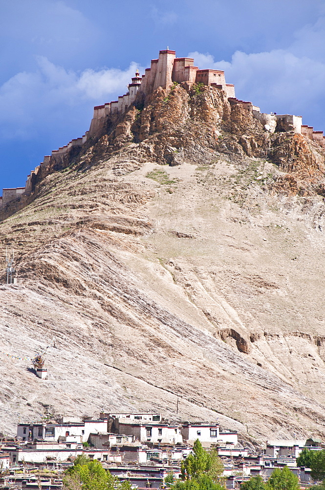 The dzong (fortress) of Gyantse, Tibet, China, Asia