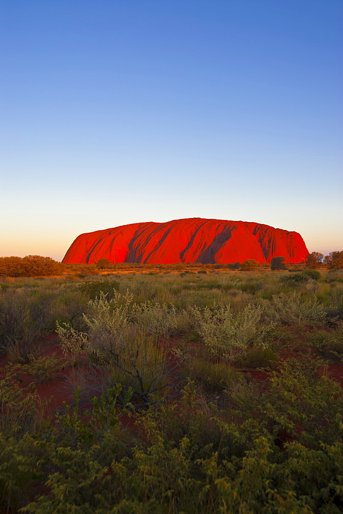 Uluru (Ayers Rock), Uluru-Kata Tjuta National Park, UNESCO World Heritage Site, Northern Territory, Australia, Pacific