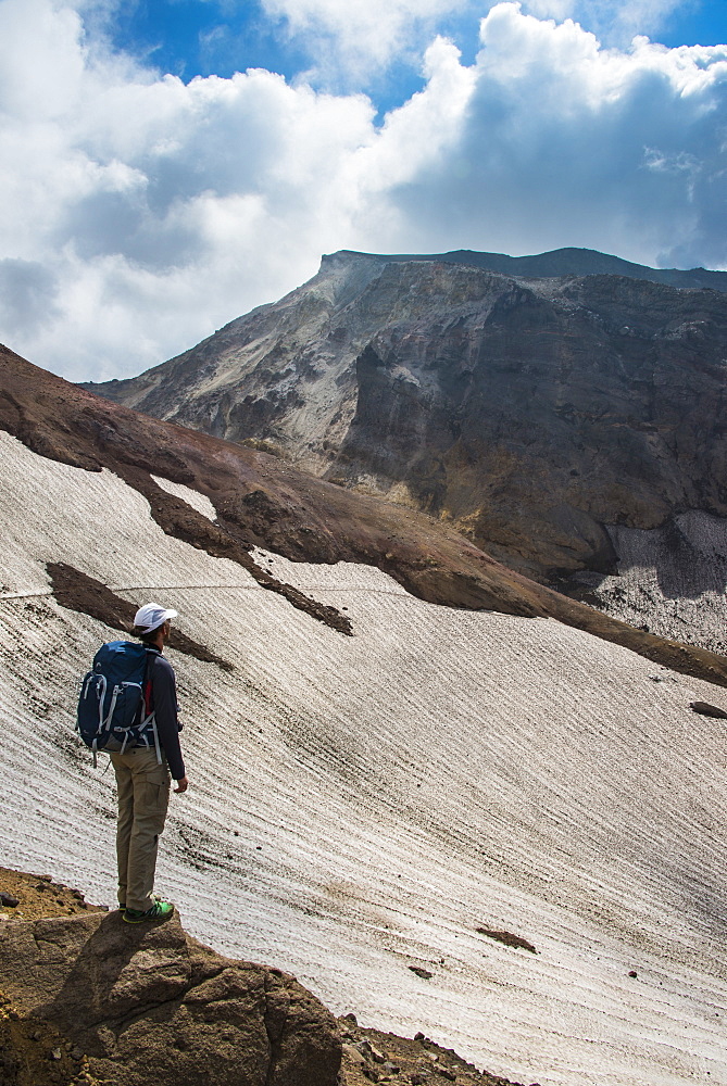 Man admiring, Mutnovsky volcano, Kamchatka, Russia, Eurasia  