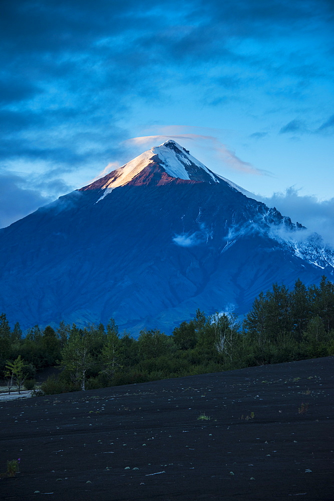 Tolbachik volcano at sunset, Kamchatka, Russia, Eurasia 