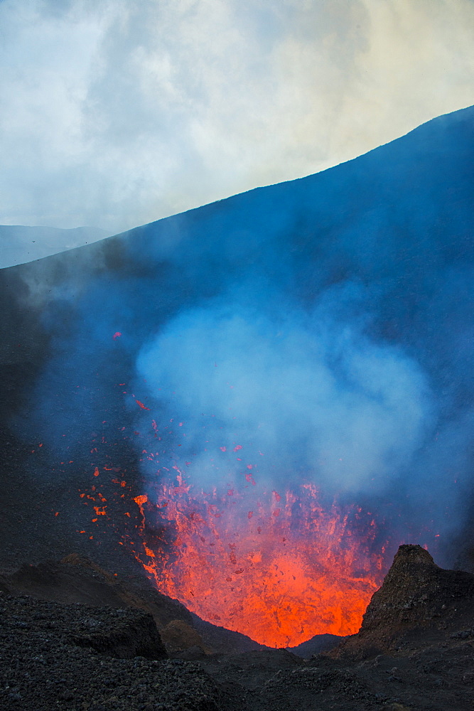 Active lava eruption on the Tolbachik volcano, Kamchatka, Russia, Eurasia 