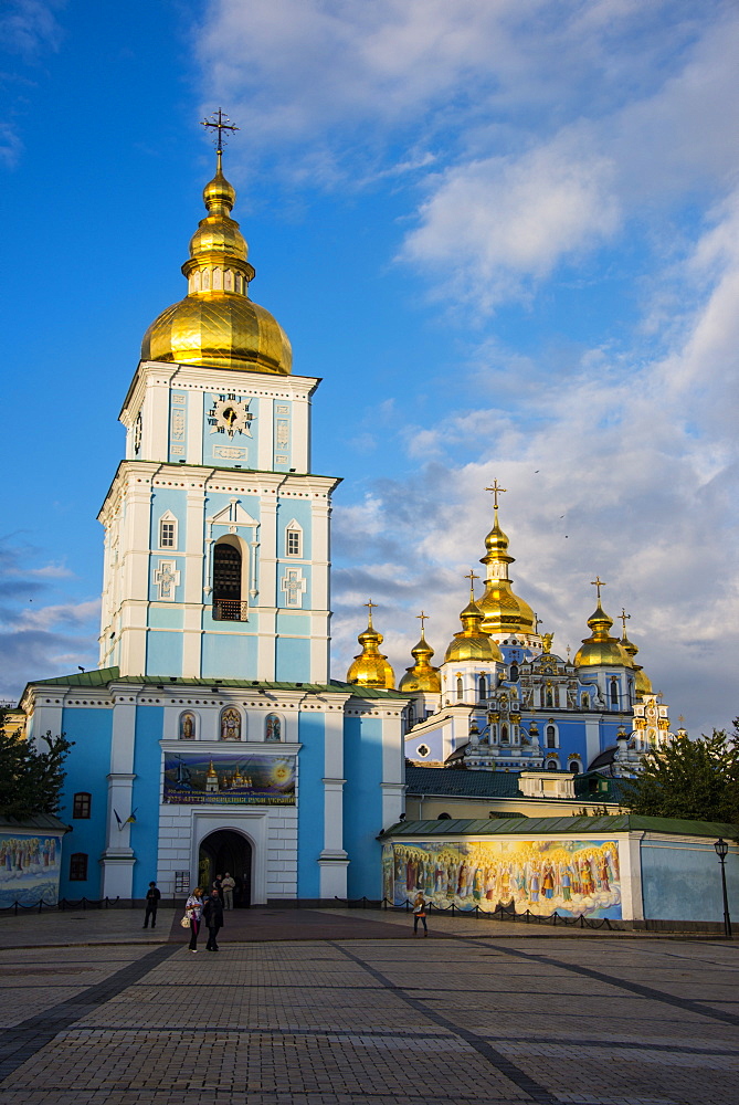 St. Michael's gold-domed cathedral at sunset, Kiev (Kyiv), Ukraine, Europe 