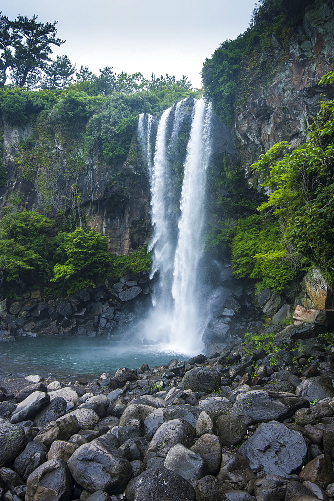 Jeongbang pokpo waterfall, island of Jejudo, UNESCO World Heritage Site, South Korea, Asia