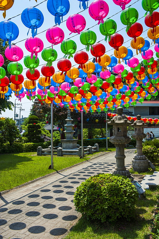 Colourful paper lanterns in the fortress of Suwon, UNESCO World Heritage Site, Suwon, South Korea, Asia