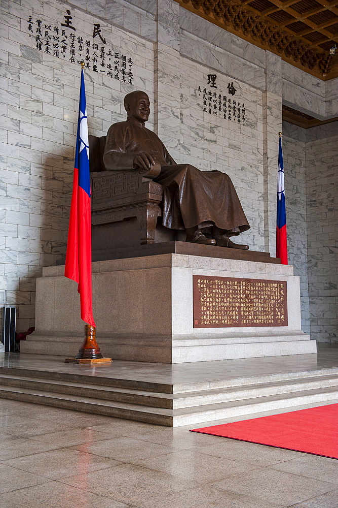 Chiang Kai-Shek statue in the Chiang Kai-Shek Memorial Hall, Taipei, Taiwan, Asia