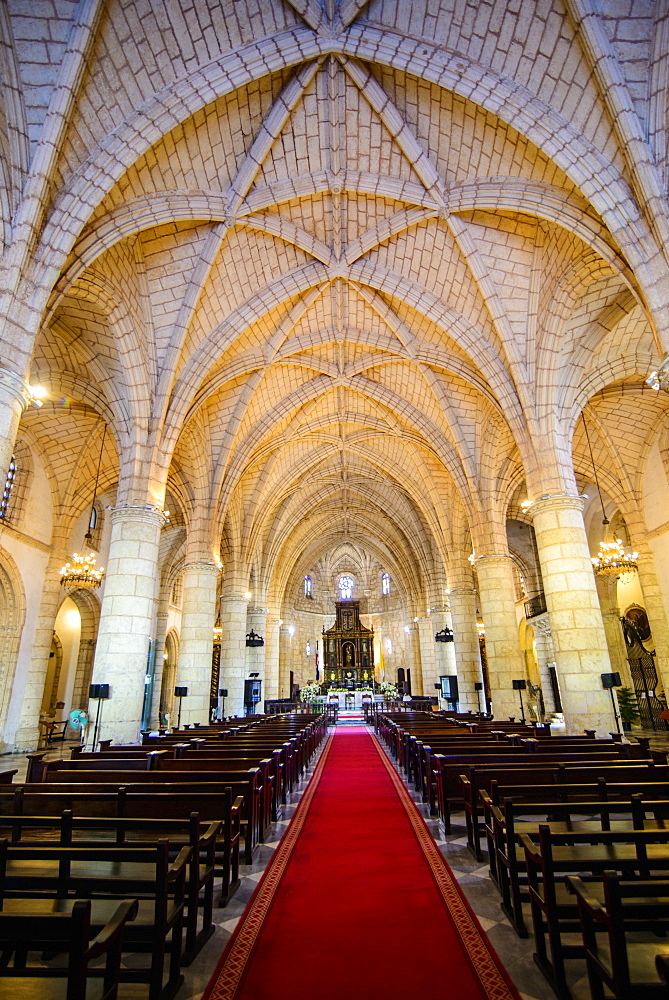 Interior of the Cathedral Primada de America, Old Town, UNESCO World Heritage Site, Santo Domingo, Dominican Republic, West Indies, Caribbean, Central America