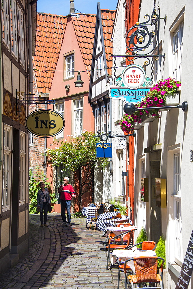 Little alleys in the old Schnoor quarter, Bremen, Germany, Europe