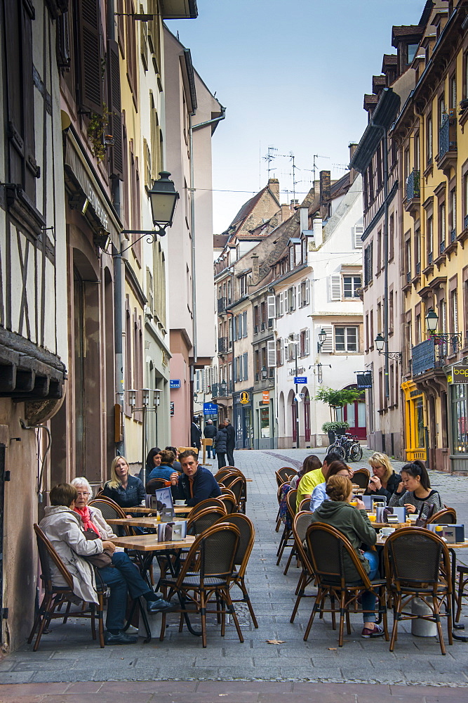 Street cafes in Petite France, UNESCO World Heritage Site, Strasbourg, Alsace, France, Europe