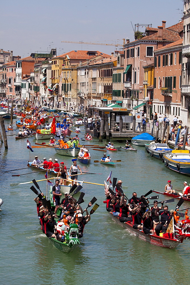 Boat procession during annual Vogalonga (The Long Row) along Cannaregio's canal in Venice, UNESCO World Heritage Site, Veneto, Italy, Europe