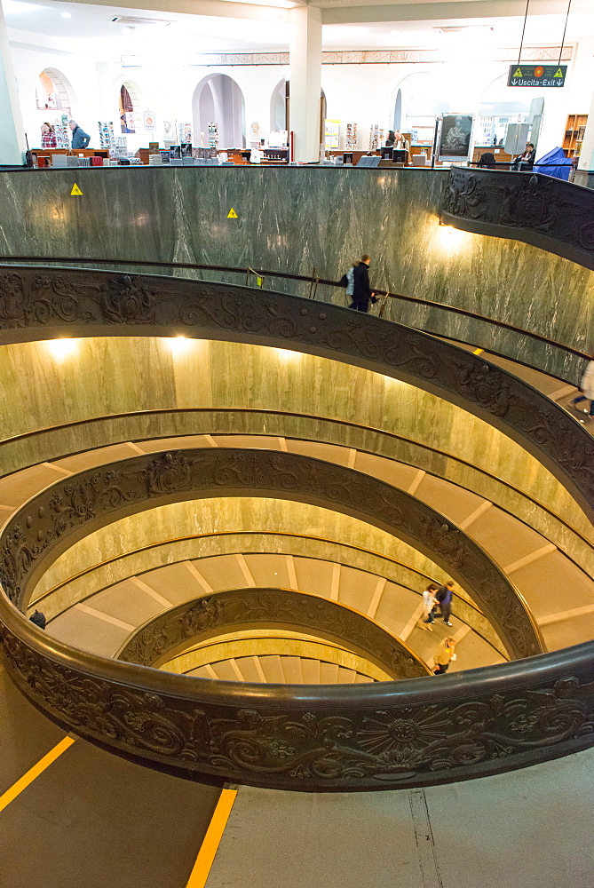 Spiral stairs of the Vatican Museums, designed by Giuseppe Momo in 1932, Rome, Lazio, Italy, Europe