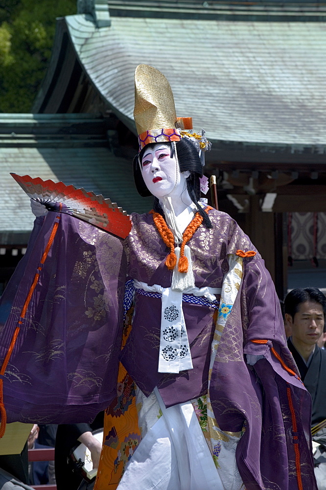 Man dressed as a woman performing classical Japanese dance called hobu at Meiji Jingu shrine, Tokyo, Japan, Asia