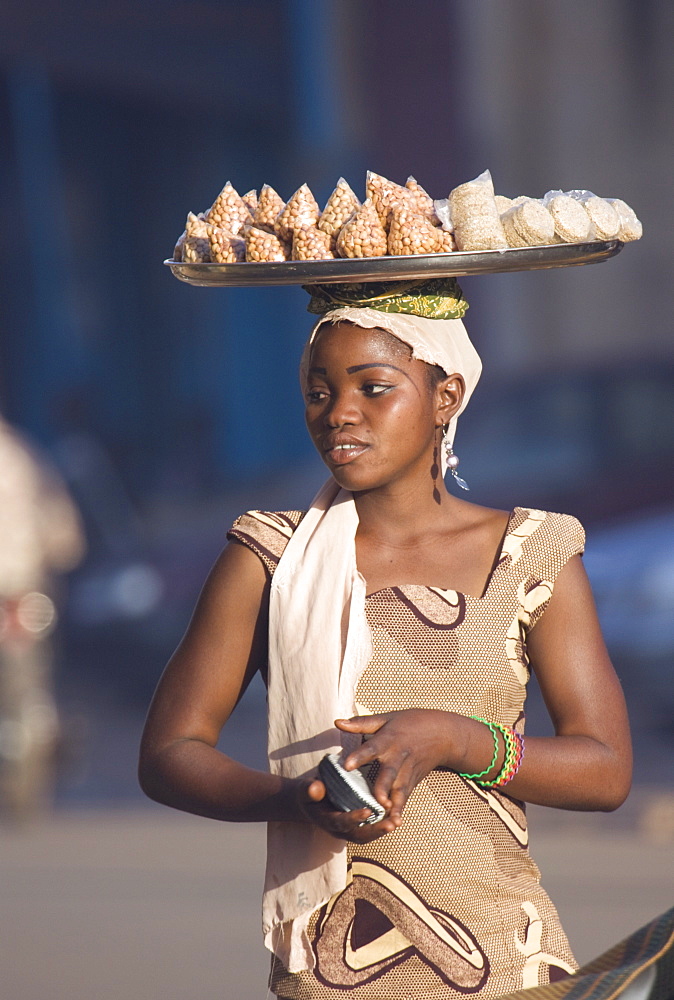 Street vendor in the market in Ouagadougou, Burkina Faso, West Africa, Africa