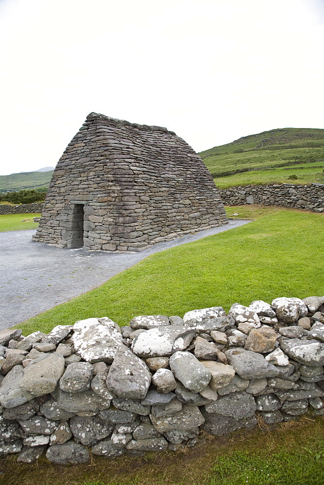 Gallarus Oratory, an early Christian stone building, County Kerry, Munster, Republic of Ireland, Europe