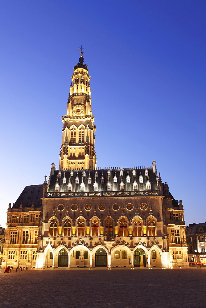 Gothic Town Hall (Hotel de Ville) and Belfry tower, UNESCO World Heritage Site, Petite Place (Place des Heros), Arras, Nord-Pas de Calais, France, Europe