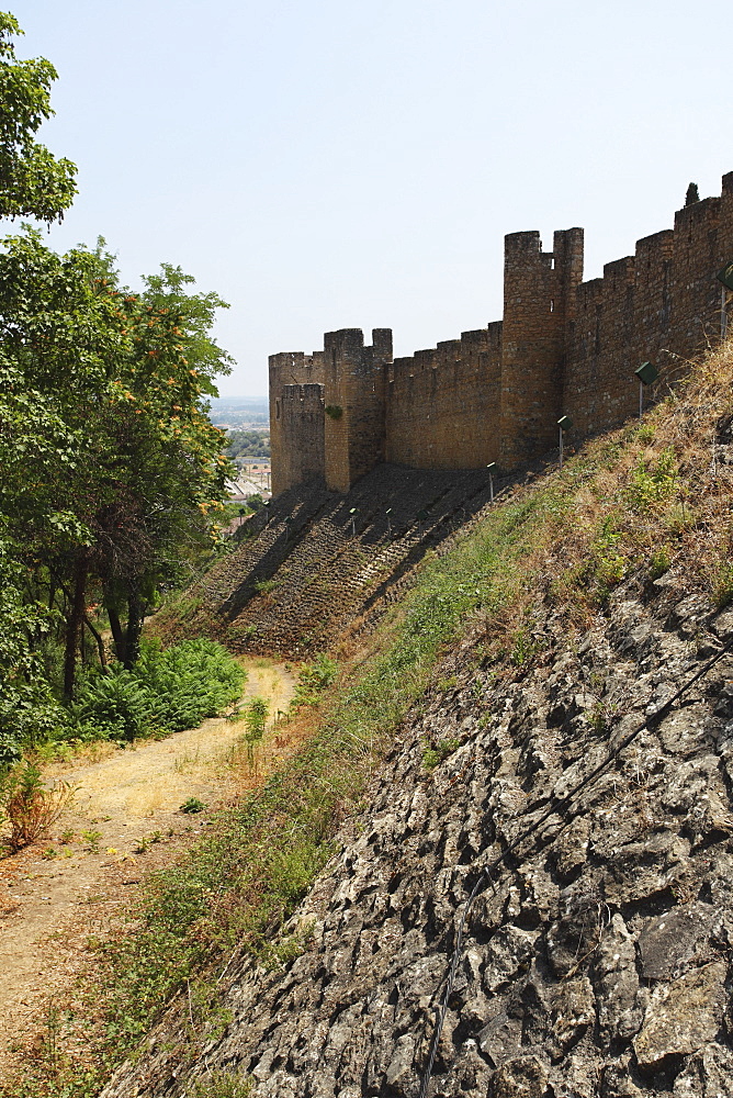 Fortified castle walls around the Convent of Christ (Convento de Cristo), UNESCO World Heritage Site, Tomar, Ribatejo, Portugal, Europe