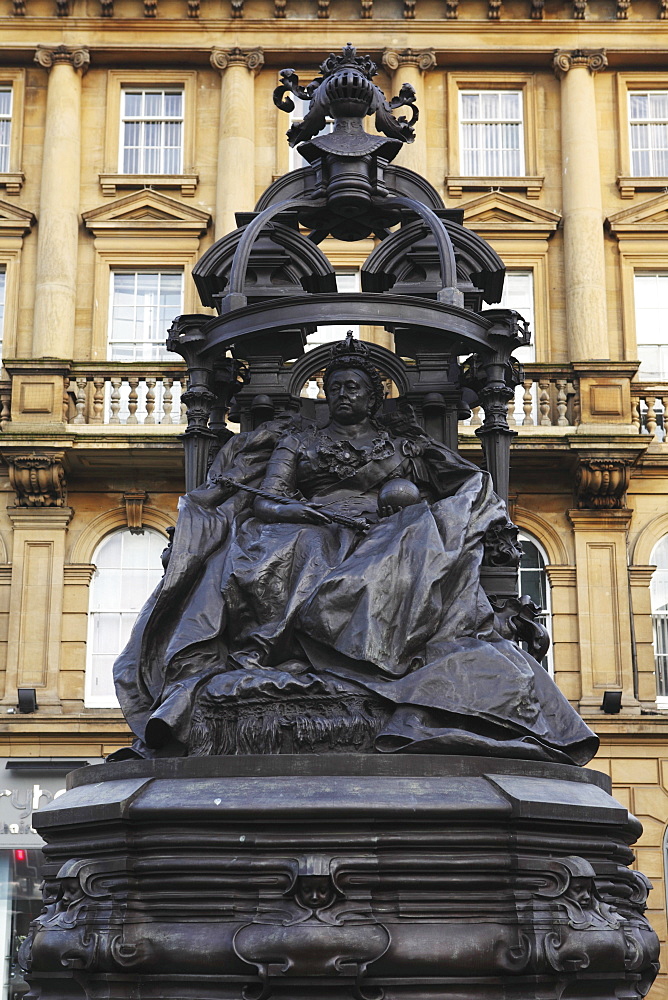 Statue of Queen Victoria, Newcastle-upon-Tyne, Tyne and Wear, England, United Kingdom, Europe