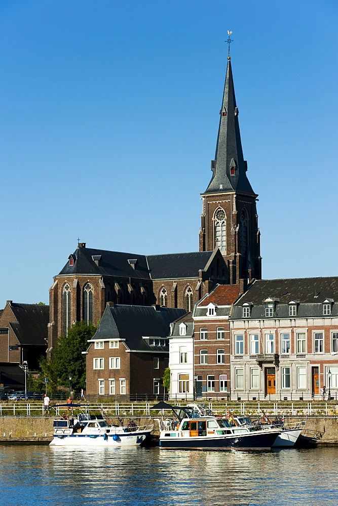 St. Maartenskerk (St. Martin Church) on the River Maas, Maastricht, Limburg, The Netherlands, Europe