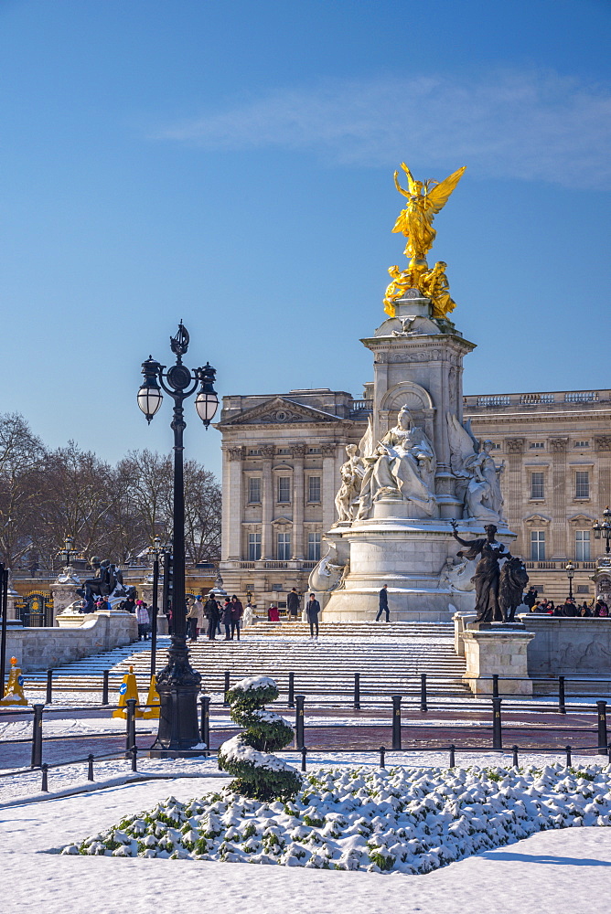 Buckingham Palace under snow, London, England, United Kingdom, Europe