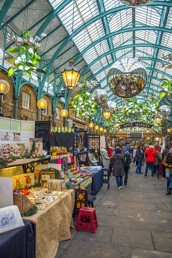 Covent Garden Market at Christmas, London, England, United Kingdom, Europe