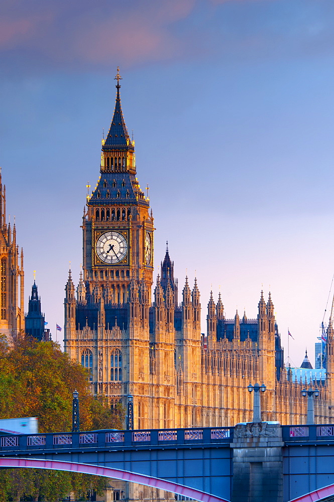 Lambeth Bridge and Houses of Parliament, UNESCO World Heritage Site, London, England, United Kingdom, Europe