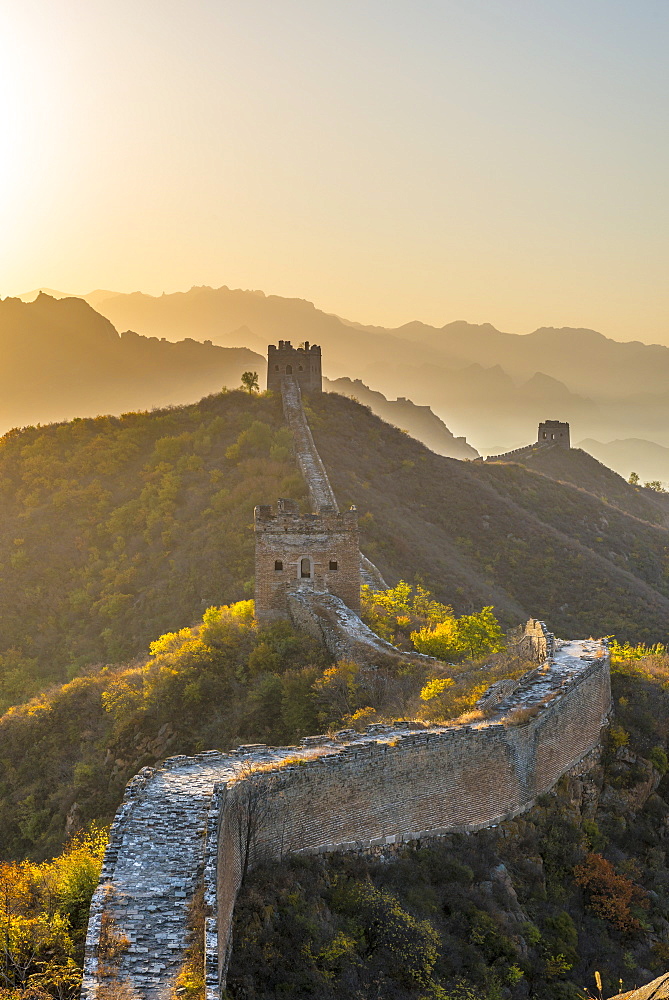 Great Wall of China, UNESCO World Heritage Site, dating from the Ming Dynasty, section looking towards Simatai, Jinshanling, Luanping County, Hebei Province, China, Asia