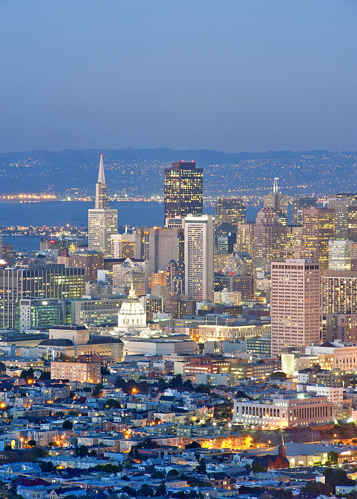 Dusk view across San Francisco from the summit of Twin Peaks in California, United States of America, North America