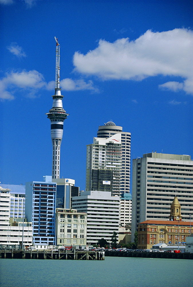 The waterfront, Sky City Tower and the city centre skyline, Auckland, North Island, New Zealand, Pacific