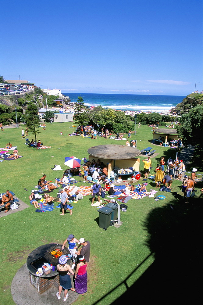 Summer crowds at Tamarama, fashionable beach south of Bondi in the eastern suburbs, Sydney, New South Wales, Australia, Pacific