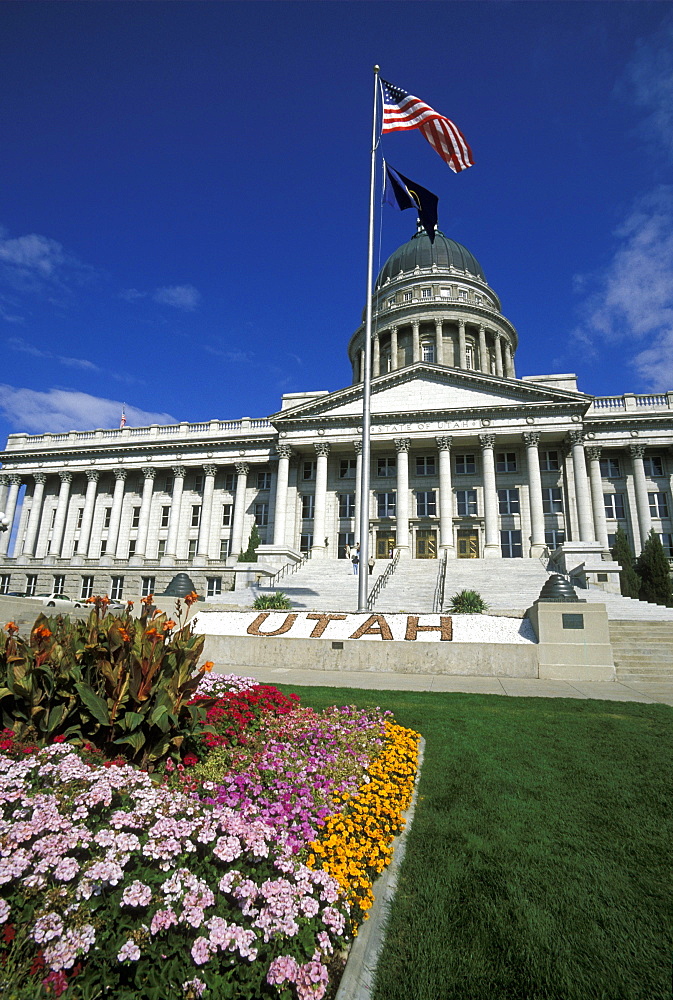 The Utah State Capitol Building, completed at a cost of 2.7 million dollars in 1916, its rotunda is 165ft tall, the building is home of the Senate and House of Representatives, Salt Lake City, Utah, United States of America (USA), North America