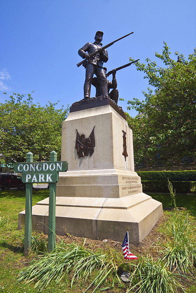 The Soldiers and Sailors Monument, erected by William Clark Noble in 1890 to honour the fallen of the American Civil War at Congdon Park on Broadway in historic Newport, Rhode Island, New England, United States of America, North America