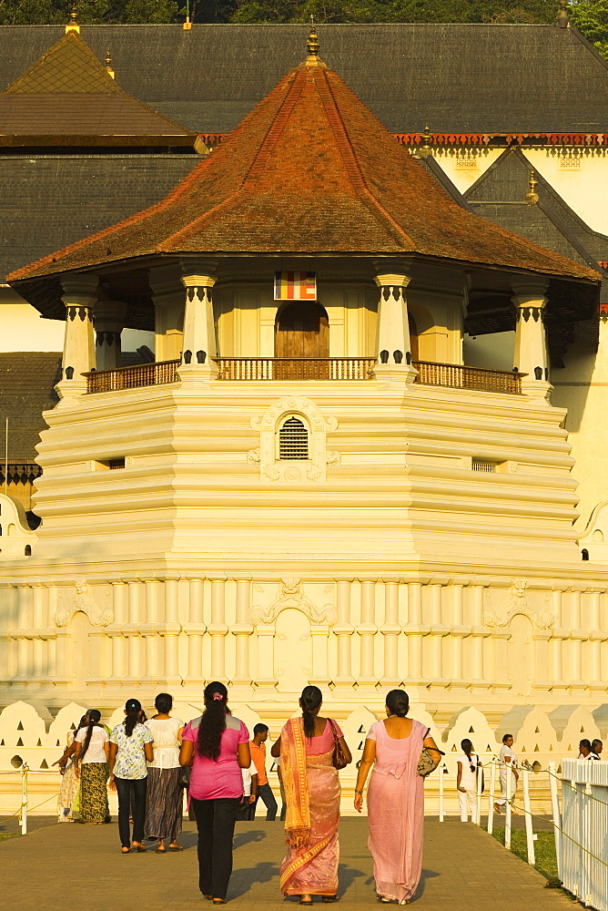 The Temple of the Sacred Tooth Relic (Temple of the Tooth) at sunset, a major tourist attraction and site of Buddhist pilgrimage, UNESCO World Heritage Site, Kandy, Sri Lanka, Asia