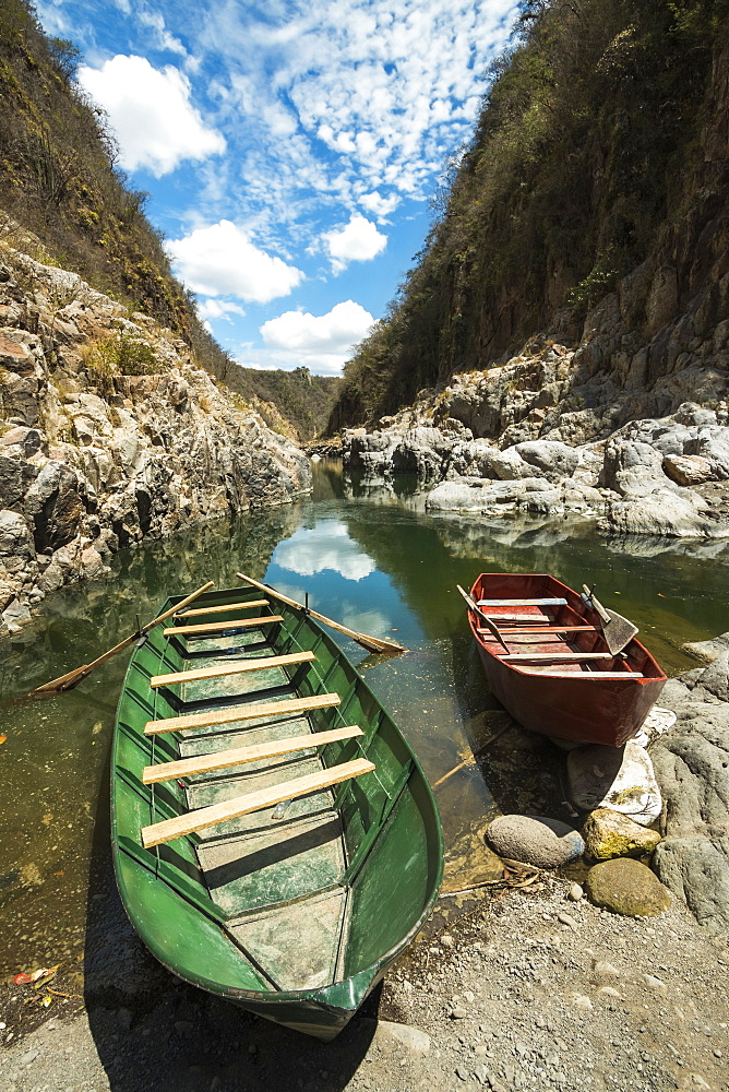 Boat navigable part of the Coco River before it narrows into the Somoto Canyon National Monument, Somoto, Madriz, Nicaragua, Central America