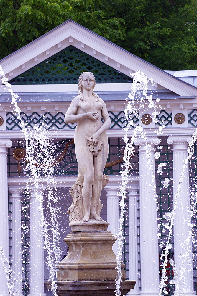 Eve Fountain, Peterhof gardens in summer, Petrodvorets, St. Petersburg, Russia, Europe 