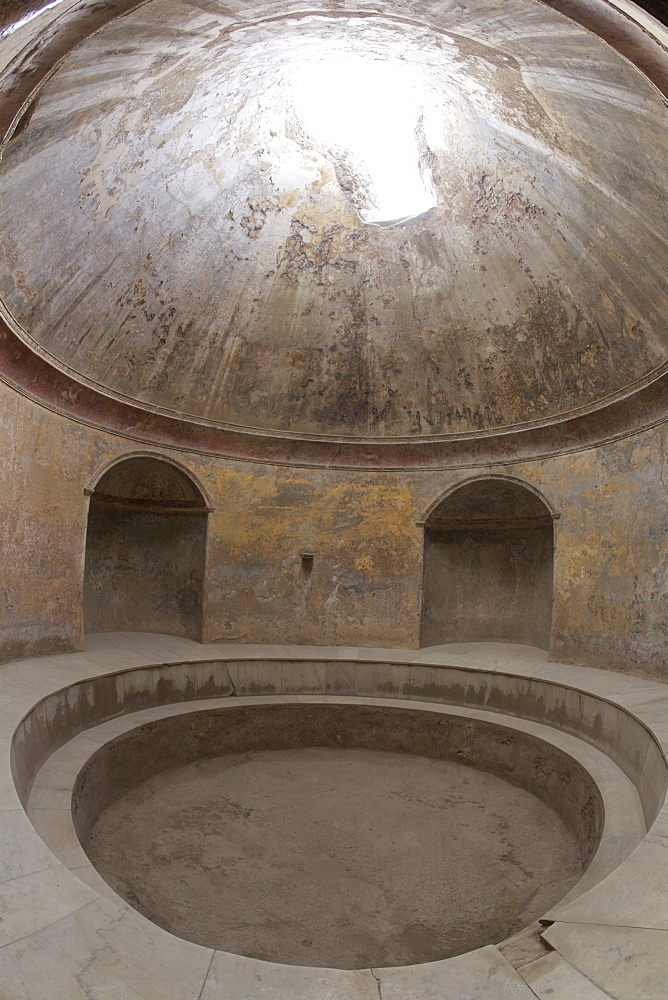 Frigidarium in the Forum Baths, Pompeii, UNESCO  World Heritage Site, Campania, Italy, Europe