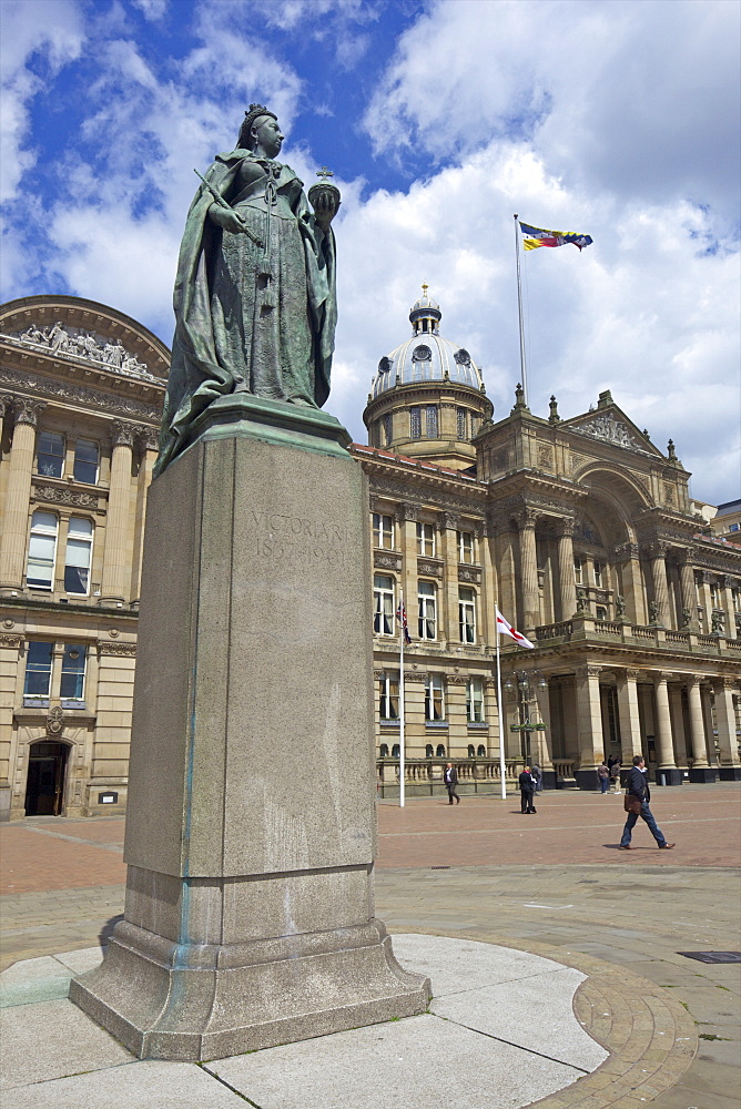 Queen Victoria Statue and Town Hall in spring sunshine, Birmingham, West Midlands, England, United Kingdom, Europe