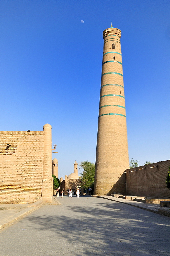 Minaret of the Djuma, Juma Mosque the historic adobe town of Khiva, Chiva, Ichan kala, Unesco World Heritage Site, Uzbekistan, Central Asia