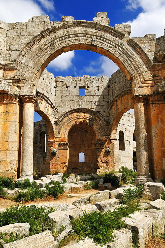 Ruin of byzantine Saint Simeon Monastery, Qala'at Samaan, Qalaat Seman archeological site, Dead Cities, Syria, Middle East, West Asia