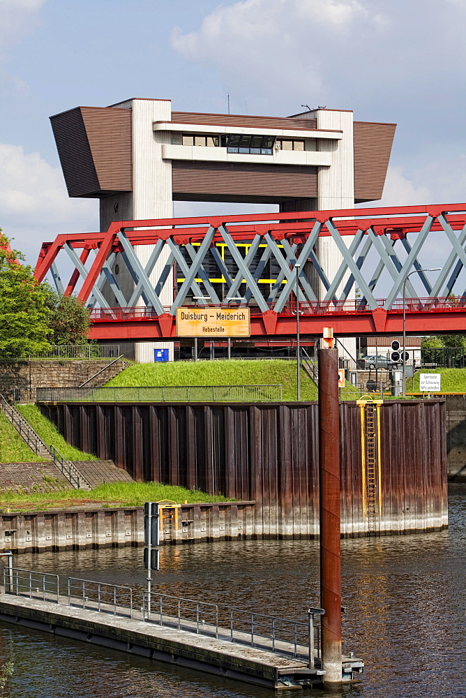 Lock, Duisburg-Meiderich ship lift, Duisburg, North Rhine-Westphalia, Germany, Europe