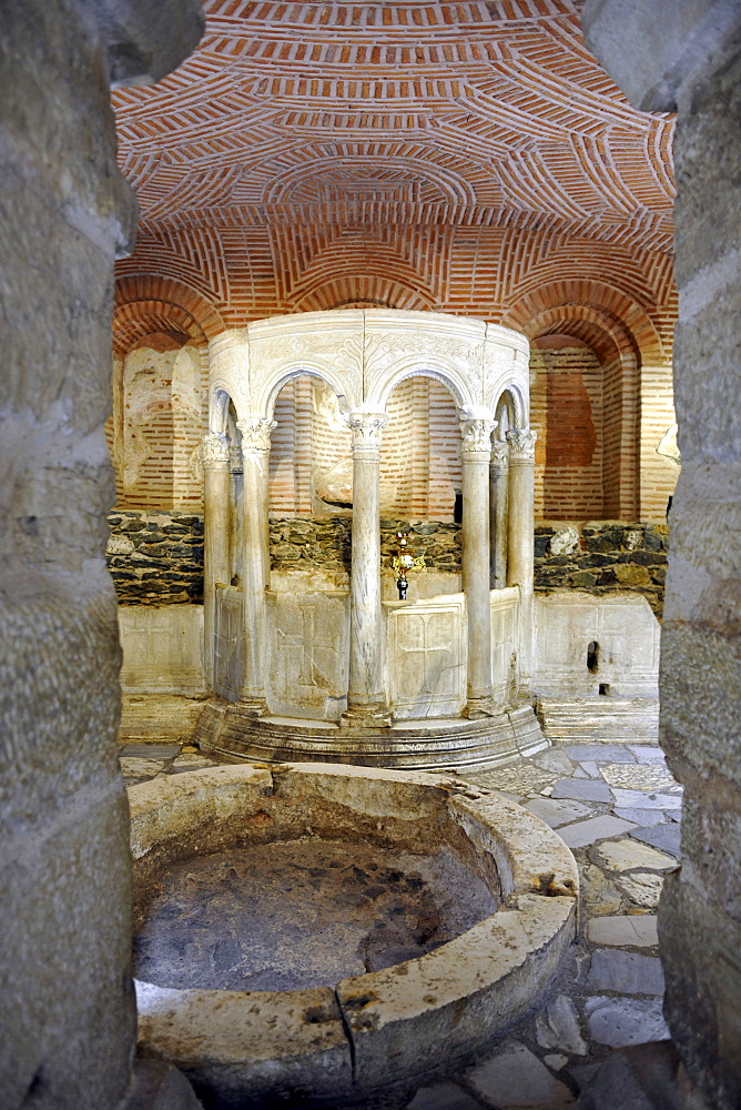 Crypt, remains of Roman baths from the 4th century, interior, Church of Saint Demetrius or Hagios Demetrio, Thessaloniki, Chalkidiki, Macedonia, Greece, Europe