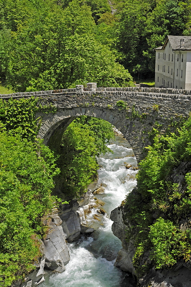 Stone bridge, Bondo, Bregaglia, canton of Grisons, Switzerland, Europe