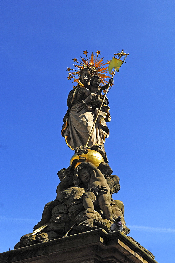 Virgin Mary with Jesus, Kornmarkt square, Heidelberg, Baden-Wuerttemberg, Germany, Europe