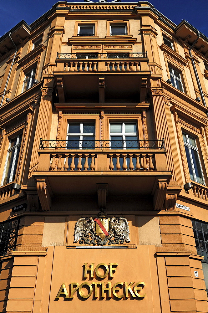 House and royal coats of arms of the old Hof Apotheke, Sofienstrasse 11, Heidelberg, Baden-Wuerttemberg, Germany, Europe