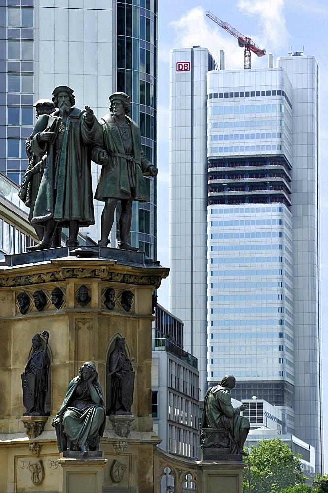 Johannes Gutenberg monument, Deutsche Bahn German Railway skyscraper, Rossmarkt, Financial District, Frankfurt am Main, Hesse, Germany, Europe