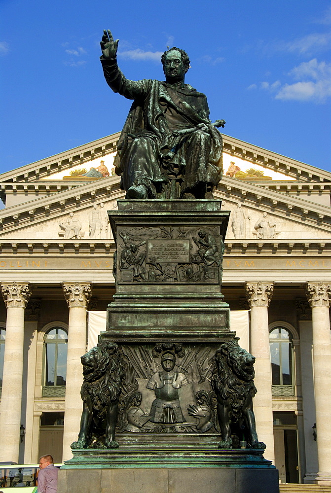 Monument of King Joseph Maximilian II of Bavaria made of bronze, opera building, National Theatre, Bavarian State Opera, Max-Joseph-Platz square, downtown, city centre, Munich, capital city of Bavaria, Upper Bavaria, Bavaria, Germany, Europe