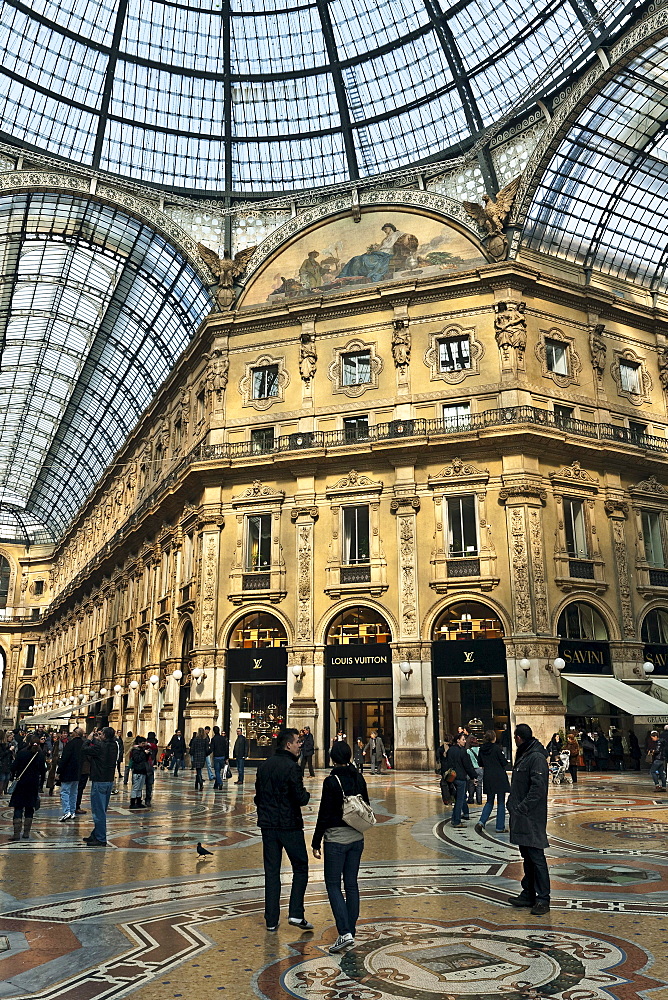 People walking in the Vittorio Emanuele Gallery, La Galleria, Milan, Italy, Europe